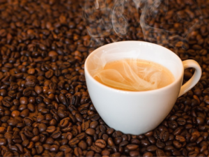 Read more about the article KAWA i jej niezwykłe właściwości… – czy naprawdę wypłukuje magnez?