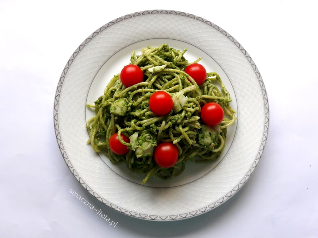 You are currently viewing Makaron z rybą w pietruszkowym pesto