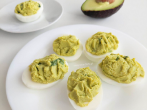 Read more about the article Jajka faszerowane awokado